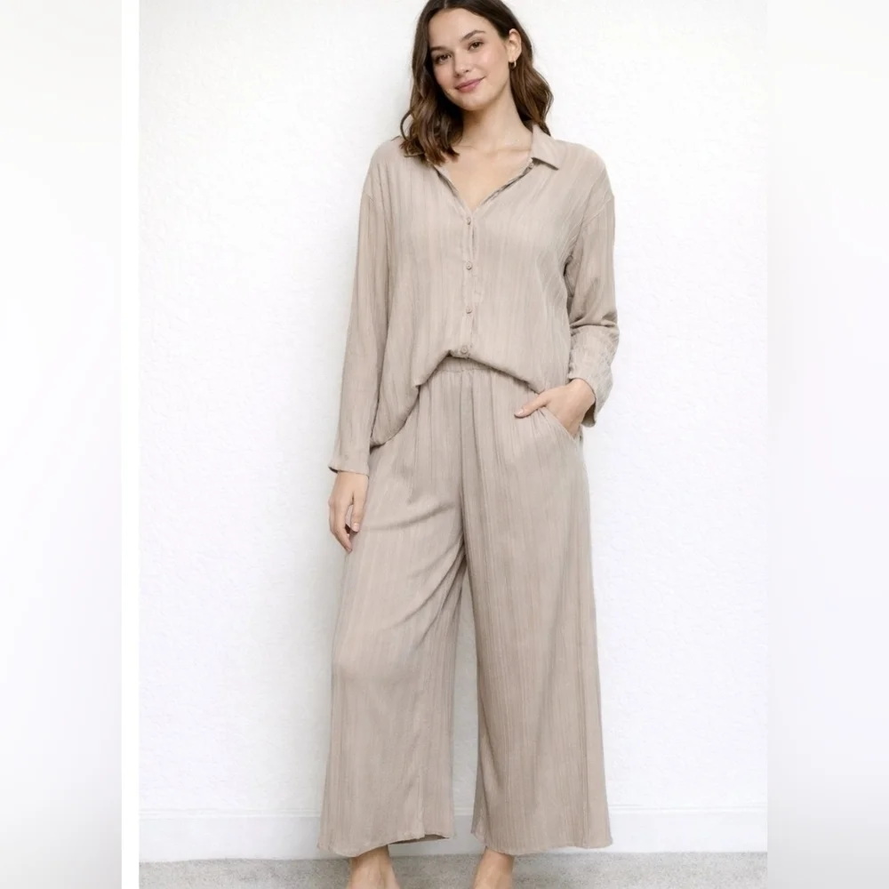All Row Pleated Beige Blouse SET NWT Top PTP 24 Pants 38 Stretch